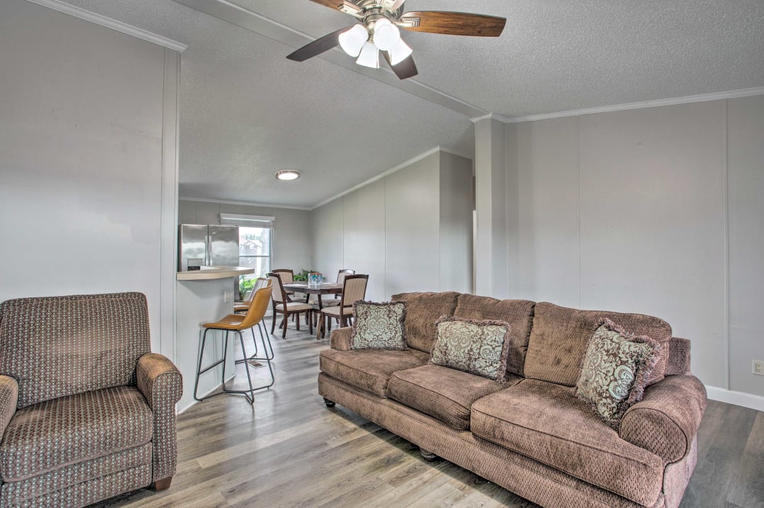 NEW! Cozy & Quiet Aubrey Getaway w/ Pasture Views!